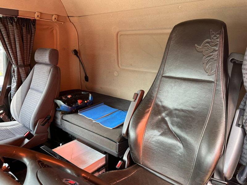 Бордови камион, Камион с кран Scania R 560 6x2 HMF2220 K4 / RETARDER: снимка 18