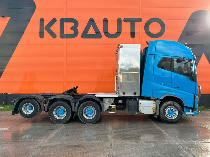 Volvo FH 16 750 8x4 GCW 130 ton / GLOBE XL / HYDRAULICS / BIG AXLES - Влекач: снимка 4 Volvo FH 16 750 8x4 GCW 130 ton / GLOBE XL / HYDRAULICS / BIG AXLES - Влекач: снимка 4