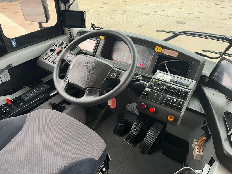 Междуградски автобус Volvo B7RLE 8900 4x2 48 SEATS + 28 STANDING / AC / AUXILIARY HEATER / WHEELCHAIR RAMP: снимка 9 Междуградски автобус Volvo B7RLE 8900 4x2 48 SEATS + 28 STANDING / AC / AUXILIARY HEATER / WHEELCHAIR RAMP: снимка 9