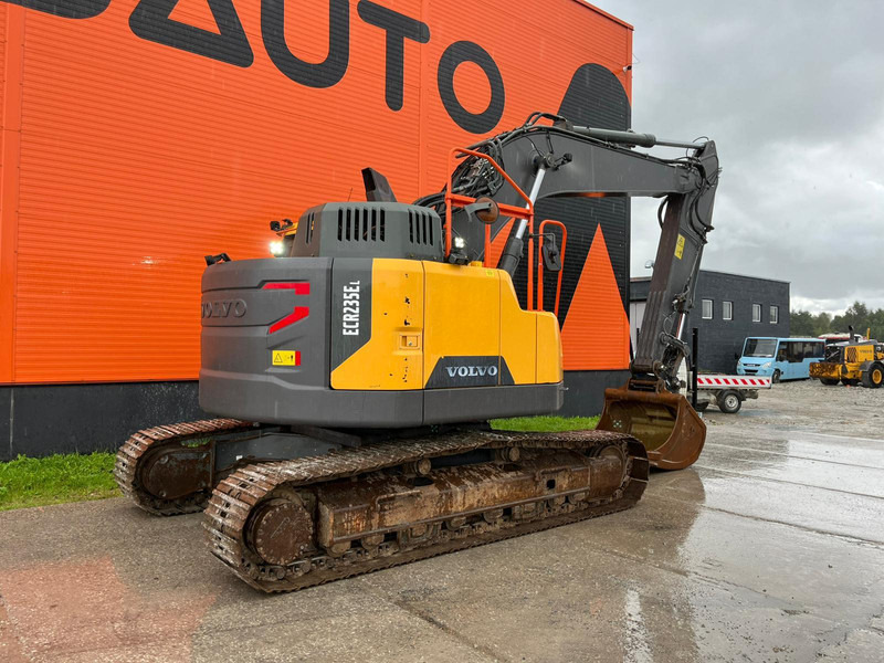 Volvo ECR 235 E CENTRAL LUBRICATION / AC - Верижен багер: снимка 5 Volvo ECR 235 E CENTRAL LUBRICATION / AC - Верижен багер: снимка 5
