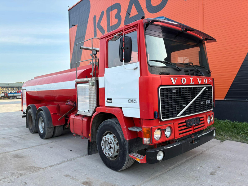 Volvo F 10 6x2 Ruberg / 2700 l/min / tanks 9000 I + 1000 l - Пожарна кола: снимка 4 Volvo F 10 6x2 Ruberg / 2700 l/min / tanks 9000 I + 1000 l - Пожарна кола: снимка 4