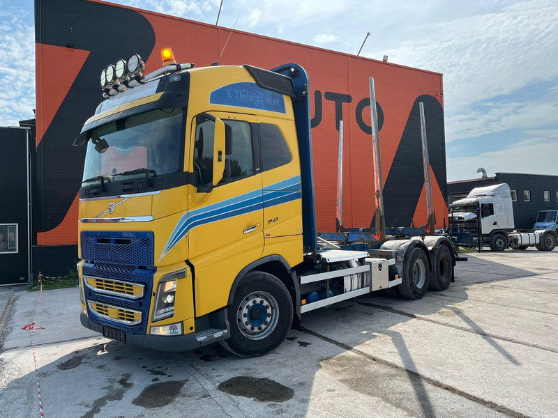 Volvo FH 16 750 6x4 HYDRAULICS / CHASSIS L=8184 mm - Камион за дърва, Камион с кран: снимка 2 Volvo FH 16 750 6x4 HYDRAULICS / CHASSIS L=8184 mm - Камион за дърва, Камион с кран: снимка 2
