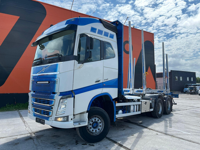 Volvo FH 16 750 6x4 HYDRAULICS - Камион за дърва, Камион с кран: снимка 1 Volvo FH 16 750 6x4 HYDRAULICS - Камион за дърва, Камион с кран: снимка 1