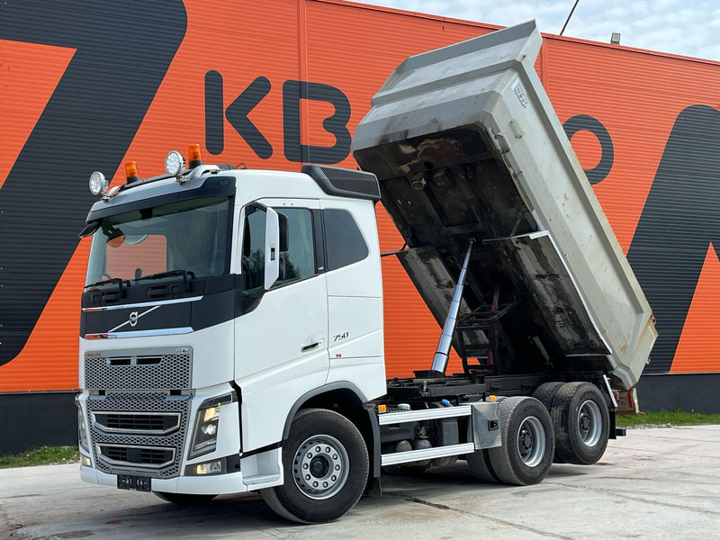 Volvo FH 16 750 6x4 RETARDER / TANDEM AXLE LIFT / BIG AXLES / BOX L=4701 mm - Самосвал камион: снимка 2 Volvo FH 16 750 6x4 RETARDER / TANDEM AXLE LIFT / BIG AXLES / BOX L=4701 mm - Самосвал камион: снимка 2