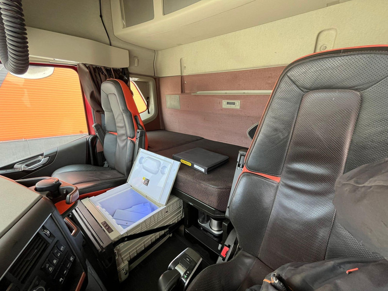 Камион за дърва, Камион с кран За превоз на дървесина Volvo FH 16 750 8x4/4 DAMAGED !: снимка 20