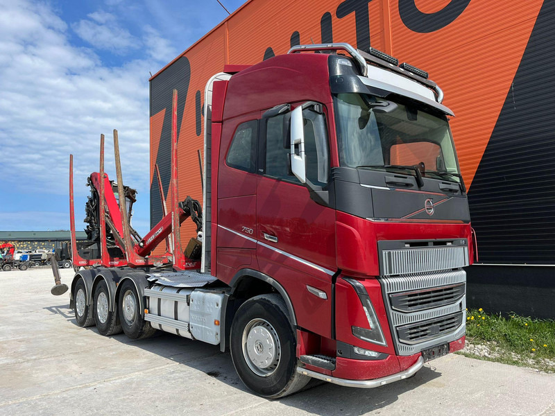 Volvo FH 16 750 8x4/4 DAMAGED ! - Камион за дърва, Камион с кран: снимка 4 Volvo FH 16 750 8x4/4 DAMAGED ! - Камион за дърва, Камион с кран: снимка 4