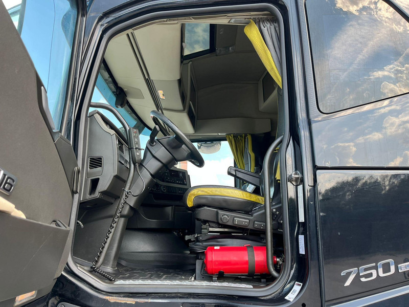 Автовоз камион Volvo FH 16 750 8x4 HMF2620K-5 / WINCH / PLATFORM L=7100 mm: снимка 20