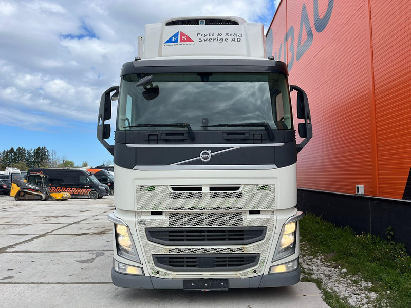 Volvo FH 460 6x2*4 FOR SALE AS CHASSIS / CHASSIS L=7400 mm - Шаси кабина: снимка 3 Volvo FH 460 6x2*4 FOR SALE AS CHASSIS / CHASSIS L=7400 mm - Шаси кабина: снимка 3