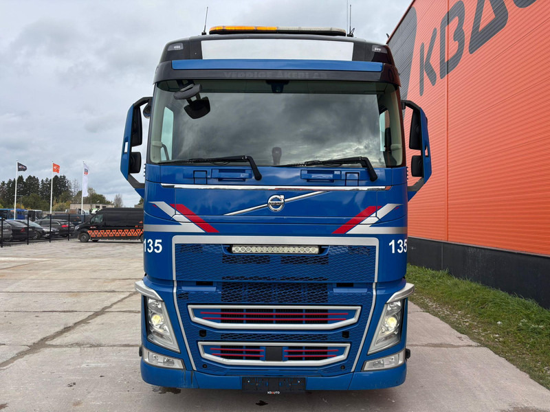 Volvo FH 500 8x4*4 FOR SALE AS CHASSIS / GCW 70 ton / PTO / CHASSIS L=6420 mm - Шаси кабина: снимка 3 Volvo FH 500 8x4*4 FOR SALE AS CHASSIS / GCW 70 ton / PTO / CHASSIS L=6420 mm - Шаси кабина: снимка 3