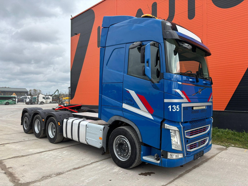 Volvo FH 500 8x4*4 FOR SALE AS CHASSIS / GCW 70 ton / PTO / CHASSIS L=6420 mm - Шаси кабина: снимка 4 Volvo FH 500 8x4*4 FOR SALE AS CHASSIS / GCW 70 ton / PTO / CHASSIS L=6420 mm - Шаси кабина: снимка 4