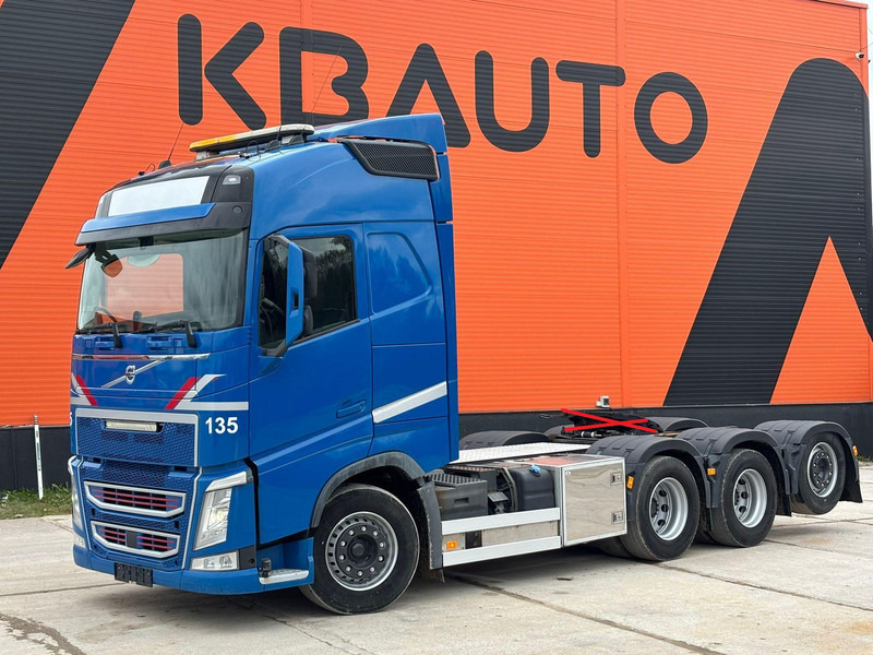 Volvo FH 500 8x4*4 FOR SALE AS CHASSIS / GCW 70 ton / PTO / CHASSIS L=6420 mm - Шаси кабина: снимка 1 Volvo FH 500 8x4*4 FOR SALE AS CHASSIS / GCW 70 ton / PTO / CHASSIS L=6420 mm - Шаси кабина: снимка 1
