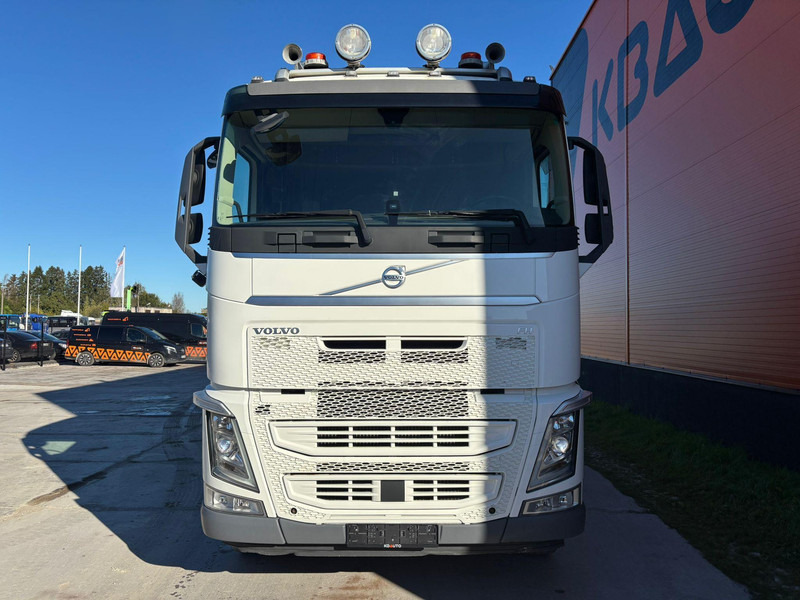 Volvo FH 500 8x4 INTERMIX 10 m3 + CHUTE / TANDEM AXLE LIFT - Бетоновоз: снимка 2 Volvo FH 500 8x4 INTERMIX 10 m3 + CHUTE / TANDEM AXLE LIFT - Бетоновоз: снимка 2
