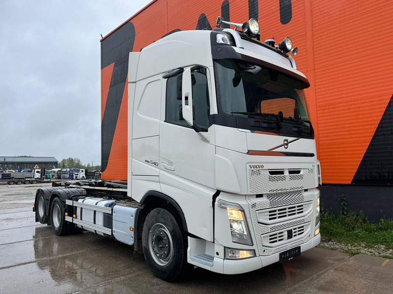 Volvo FH 540 6x4 HIAB 21 ton / L=5600 mm / RETARDER / TANDEM AXLE LIFT - Мултилифт с кука камион: снимка 4 Volvo FH 540 6x4 HIAB 21 ton / L=5600 mm / RETARDER / TANDEM AXLE LIFT - Мултилифт с кука камион: снимка 4