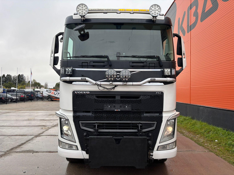 Volvo FH 540 6x4 RETARDER / TANDEM AXLE LIFT / SNOWPLOW EQUIPMENT / BOX L = 4473 mm - Самосвал камион: снимка 3 Volvo FH 540 6x4 RETARDER / TANDEM AXLE LIFT / SNOWPLOW EQUIPMENT / BOX L = 4473 mm - Самосвал камион: снимка 3