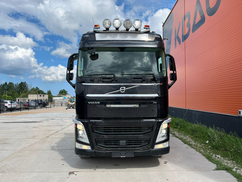 Volvo FH 540 6x4 TANDEM AXLE LIFT - Камион за дърва, Камион с кран: снимка 3 Volvo FH 540 6x4 TANDEM AXLE LIFT - Камион за дърва, Камион с кран: снимка 3