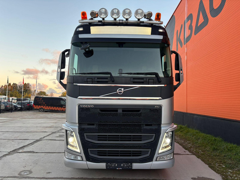 Volvo FH 540 8x4*4 PALFINGER PK 33002 EH / PLATFORM L=7049 mm - Бордови камион, Камион с кран: снимка 3 Volvo FH 540 8x4*4 PALFINGER PK 33002 EH / PLATFORM L=7049 mm - Бордови камион, Камион с кран: снимка 3