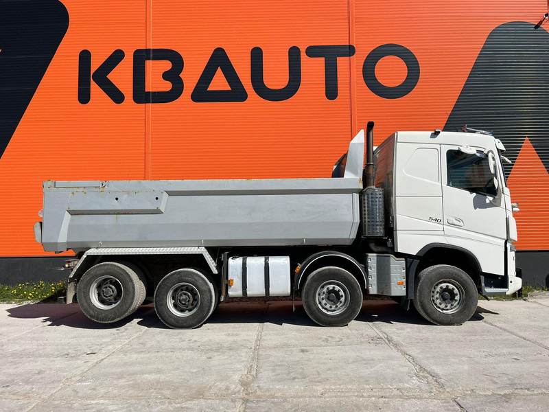 Volvo FH 540 8x4 RETARDER / TANDEM AXLE LIFT / BIG AXLES / BOX L=5704 mm - Самосвал камион: снимка 5 Volvo FH 540 8x4 RETARDER / TANDEM AXLE LIFT / BIG AXLES / BOX L=5704 mm - Самосвал камион: снимка 5