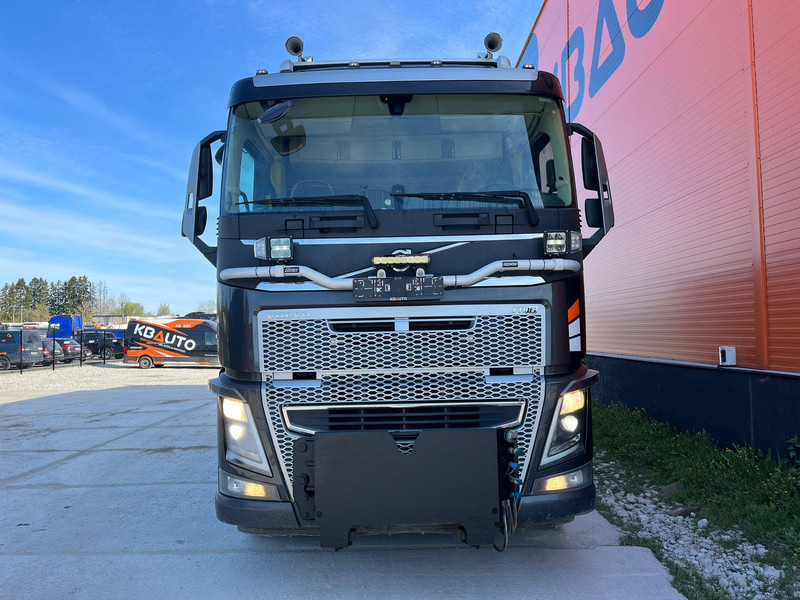 Volvo FH 750 8x4*4 UNDERBODY SCRAPER / RETARDER / BOX L=5940 mm - Самосвал камион: снимка 3 Volvo FH 750 8x4*4 UNDERBODY SCRAPER / RETARDER / BOX L=5940 mm - Самосвал камион: снимка 3