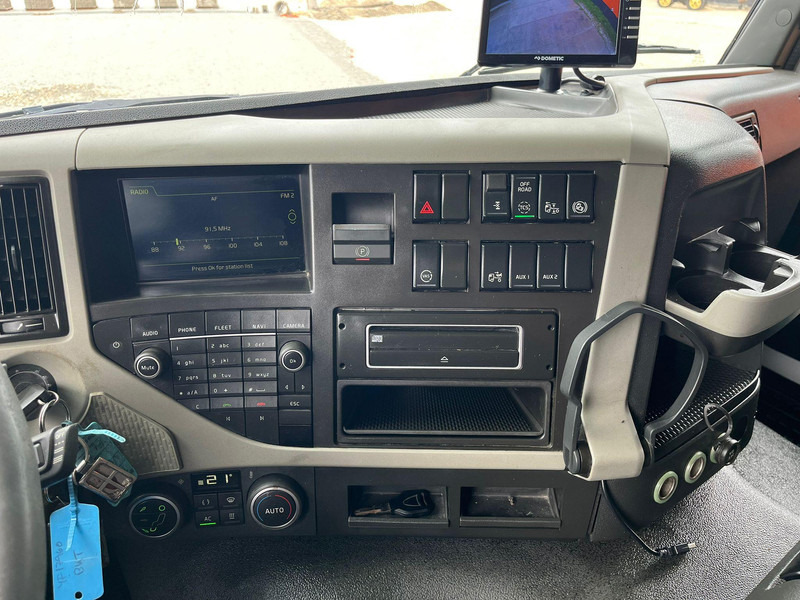 Камион фургон Volvo FM 330 4x2 BOX L=7694 mm: снимка 19