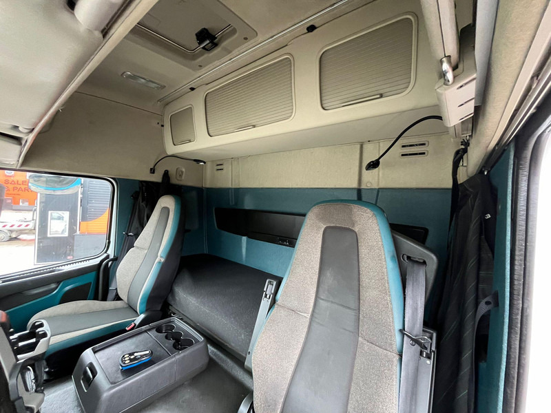 Камион фургон Volvo FM 330 4x2 BOX L=7694 mm: снимка 18