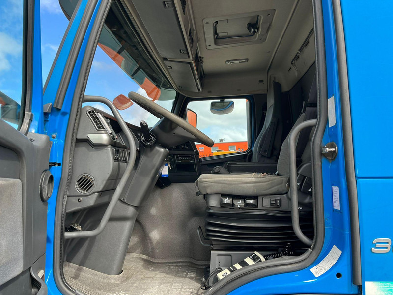 Бордови камион, Камион с кран Volvo FM 9 300 6x2*4 HIAB 085D-3 / PLATFORM L=6320 mm: снимка 20