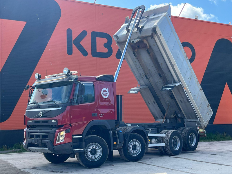 Volvo FMX 540 8x4 RETARDER / TANDEM AXLE LIFT / BIG AXLES - Самосвал камион: снимка 2 Volvo FMX 540 8x4 RETARDER / TANDEM AXLE LIFT / BIG AXLES - Самосвал камион: снимка 2