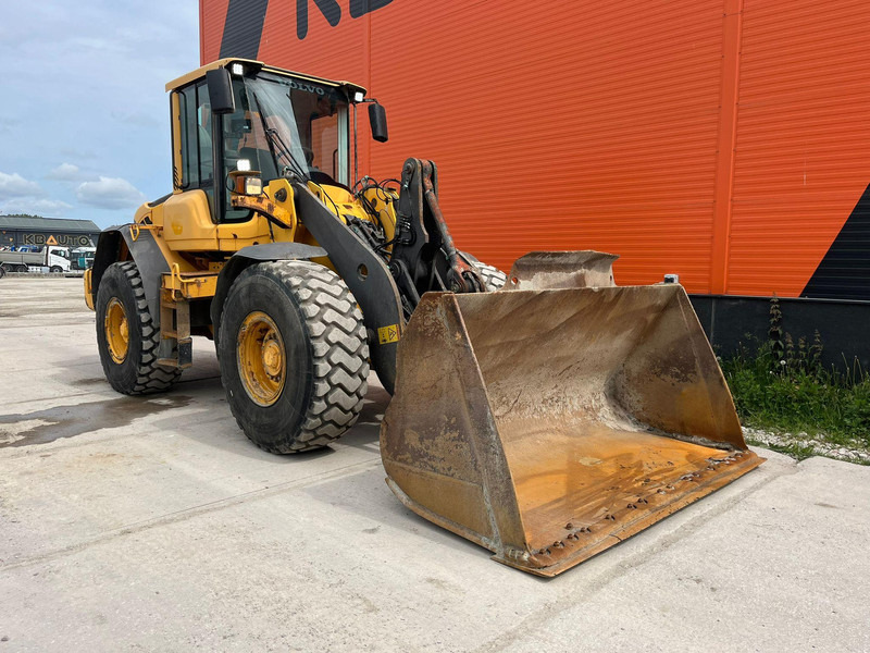 Volvo L 90 F 4x4 CENTRAL LUBRICATION / AC - Колесен товарач: снимка 4 Volvo L 90 F 4x4 CENTRAL LUBRICATION / AC - Колесен товарач: снимка 4