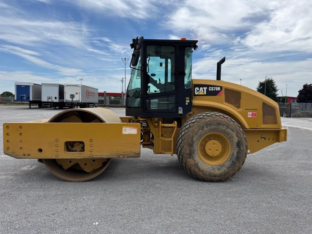 Компактор Caterpillar CS78B: снимка 1