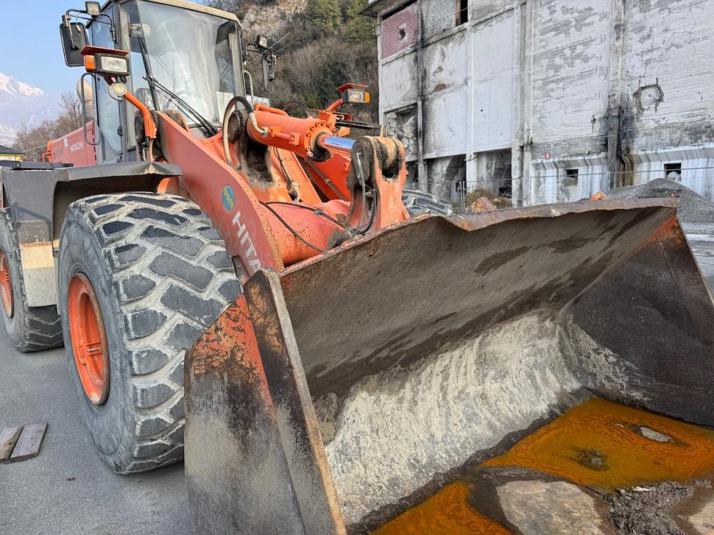Hitachi LX290E - Колесен товарач: снимка 4 Hitachi LX290E - Колесен товарач: снимка 4