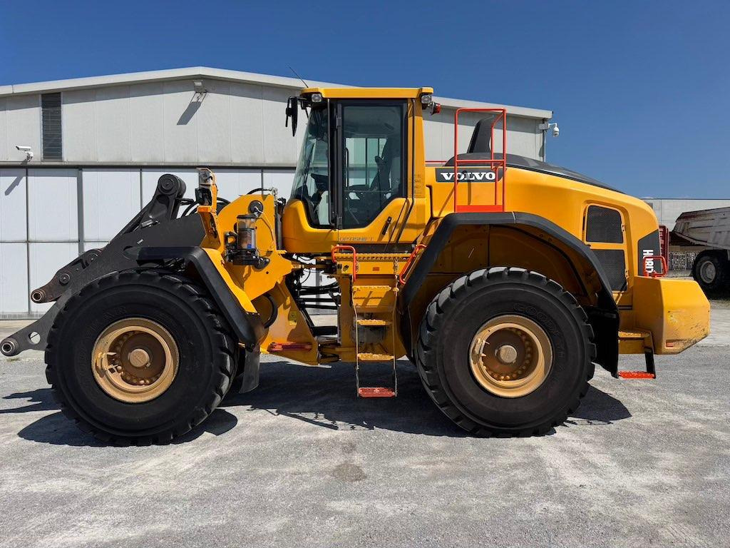 Volvo L180H - Колесен товарач: снимка 1 Volvo L180H - Колесен товарач: снимка 1