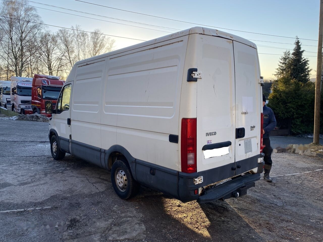 IVECO Daily 35S12 - Товарен бус: снимка 3 IVECO Daily 35S12 - Товарен бус: снимка 3