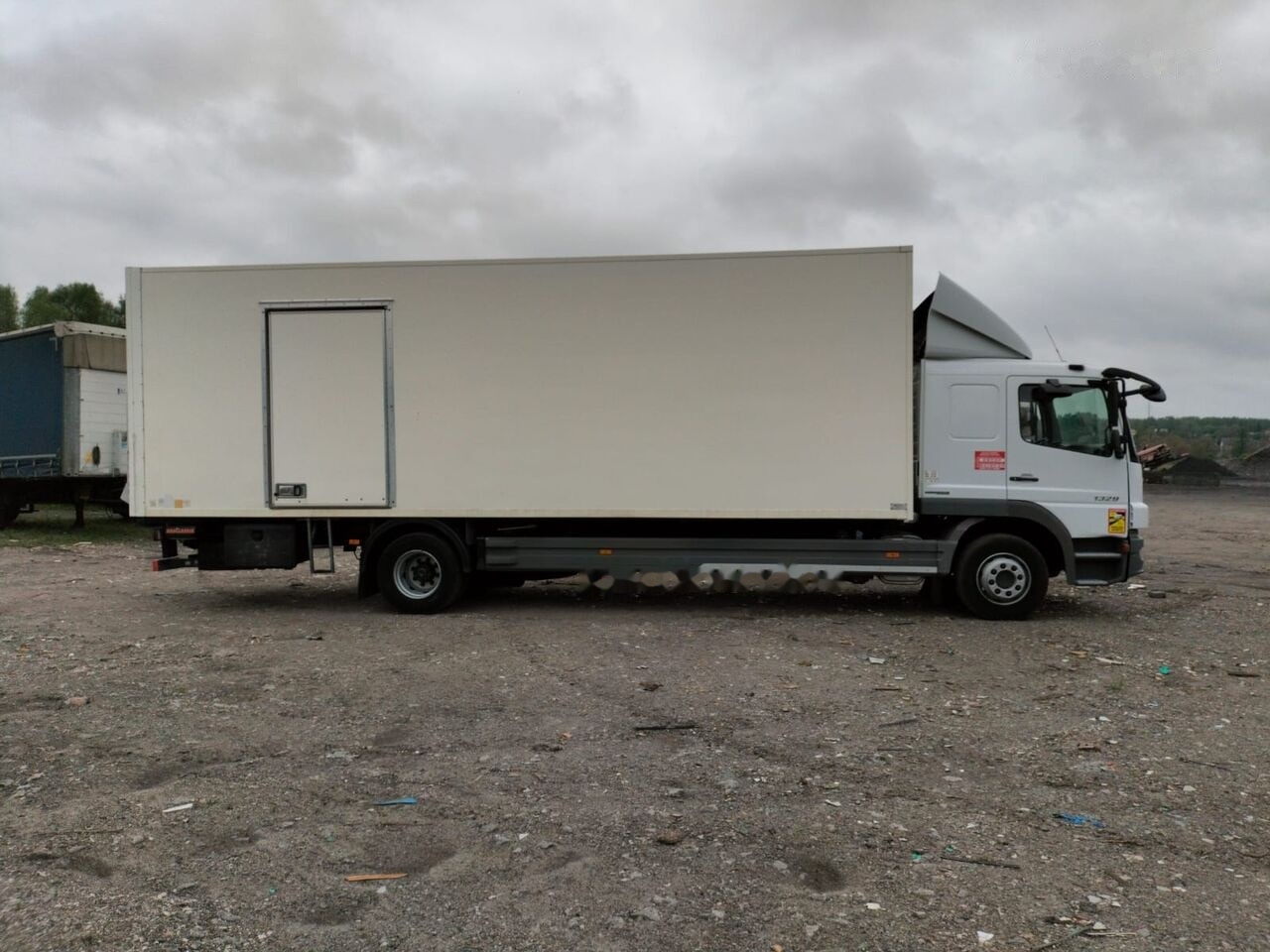 Mercedes-Benz ATEGO 1329 - Изотермичен камион: снимка 3 Mercedes-Benz ATEGO 1329 - Изотермичен камион: снимка 3
