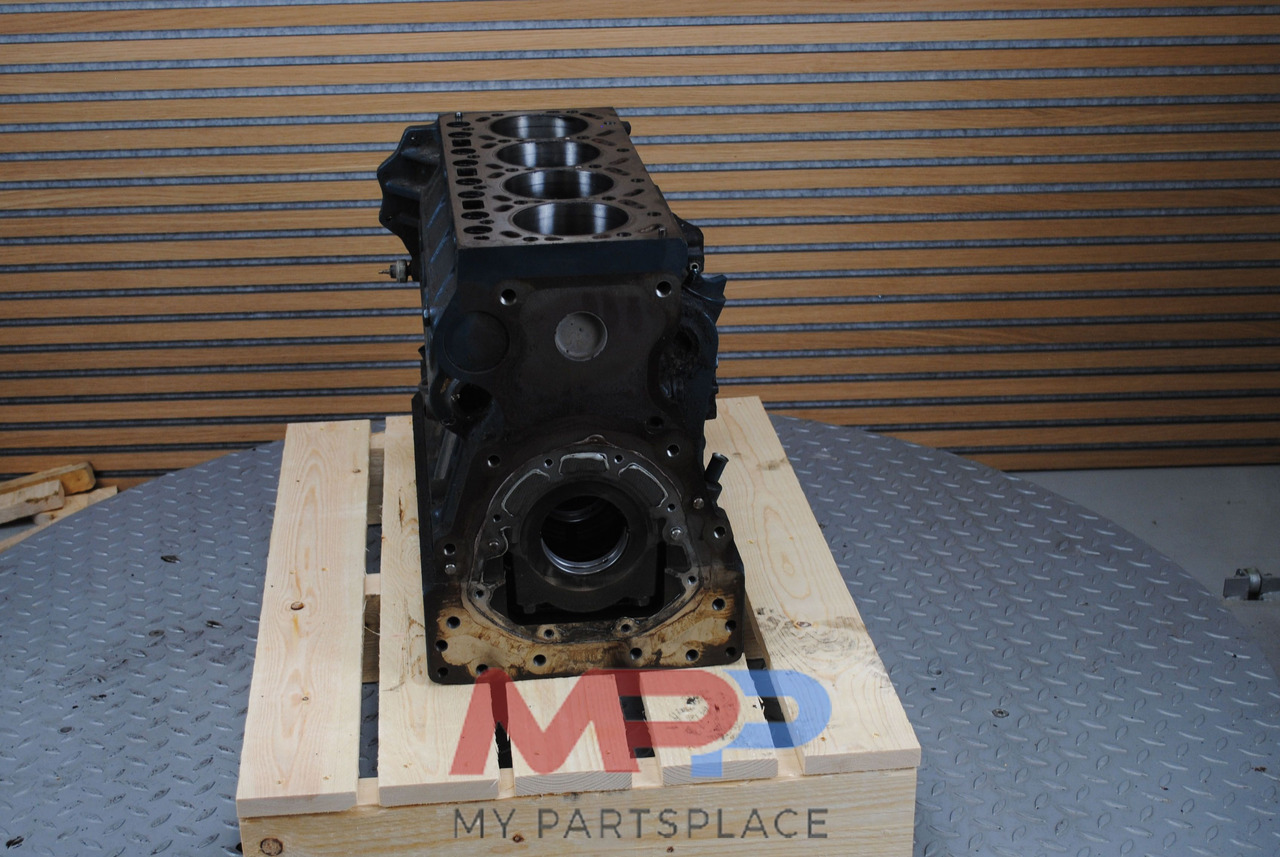 Kubota Blok Kubota V3300 - Цилиндров блок за Строителна техника: снимка 5 Kubota Blok Kubota V3300 - Цилиндров блок за Строителна техника: снимка 5