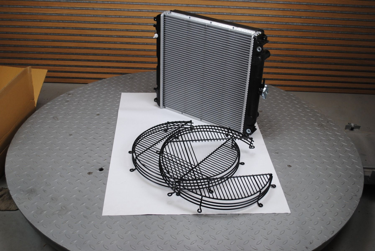 Yanmar Yanmar Radiator 129601-44500 - Двигател: снимка 3 Yanmar Yanmar Radiator 129601-44500 - Двигател: снимка 3