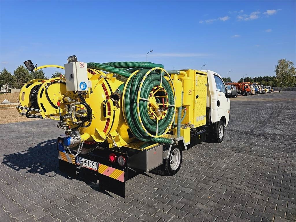 Isuzu Kia on categories B COMBI WUKO FOR DUCT CLEANING 2 - Каналопочистваща машина: снимка 1 Isuzu Kia on categories B COMBI WUKO FOR DUCT CLEANING 2 - Каналопочистваща машина: снимка 1
