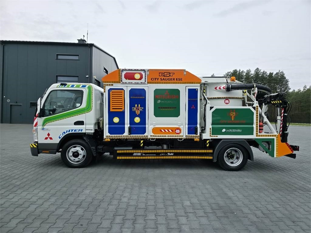 Mitsubishi CANTER odkurzacz koparka ssąca Saugbagger CITY SAU - Каналопочистваща машина: снимка 4 Mitsubishi CANTER odkurzacz koparka ssąca Saugbagger CITY SAU - Каналопочистваща машина: снимка 4