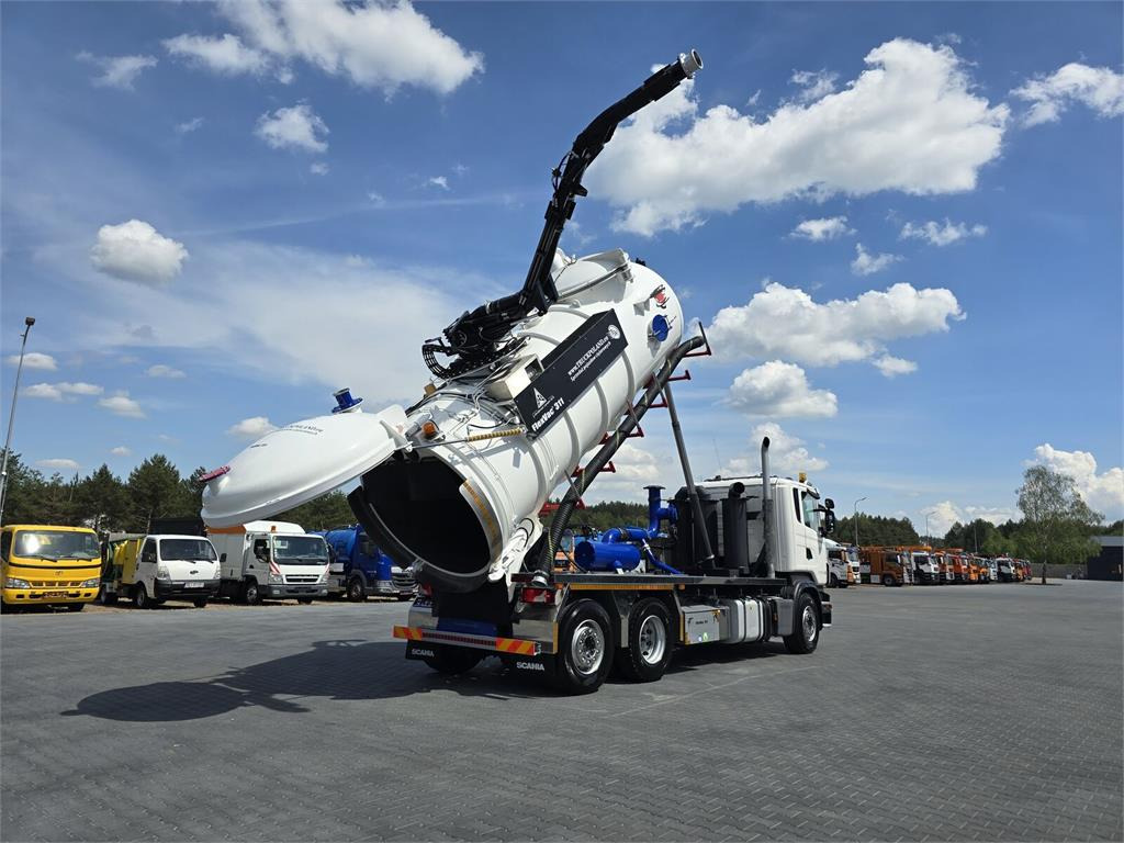 Scania Saugbagger Larsen FlexVac 311 Vacuum suction loade - Каналопочистваща машина: снимка 1 Scania Saugbagger Larsen FlexVac 311 Vacuum suction loade - Каналопочистваща машина: снимка 1