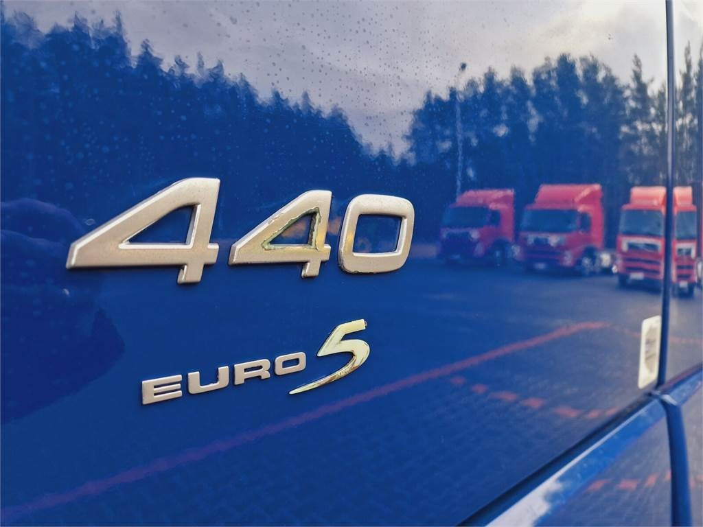 Влекач Volvo FH 13 440: снимка 9