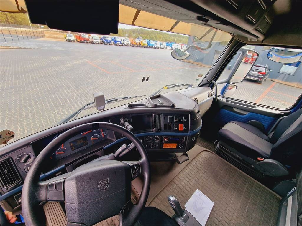 Влекач Volvo FH 13 440: снимка 19