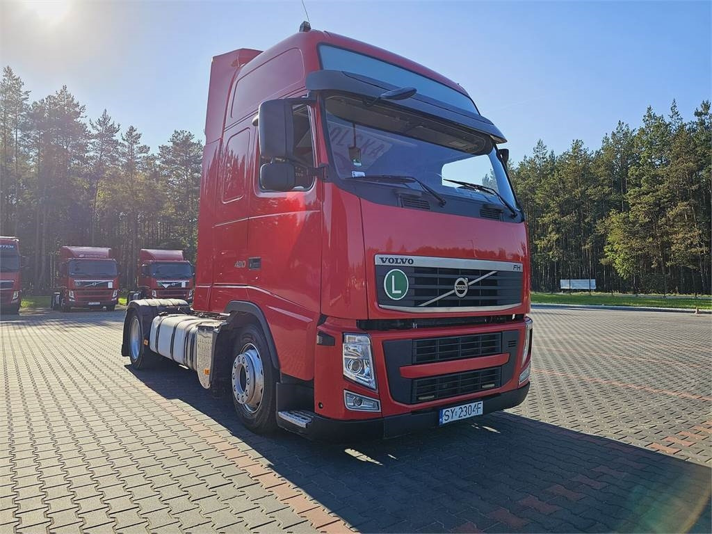Volvo FH13 XXL MANUAL 420 EURO 5 2011 r MEGA LOW DECK - Влекач: снимка 1 Volvo FH13 XXL MANUAL 420 EURO 5 2011 r MEGA LOW DECK - Влекач: снимка 1