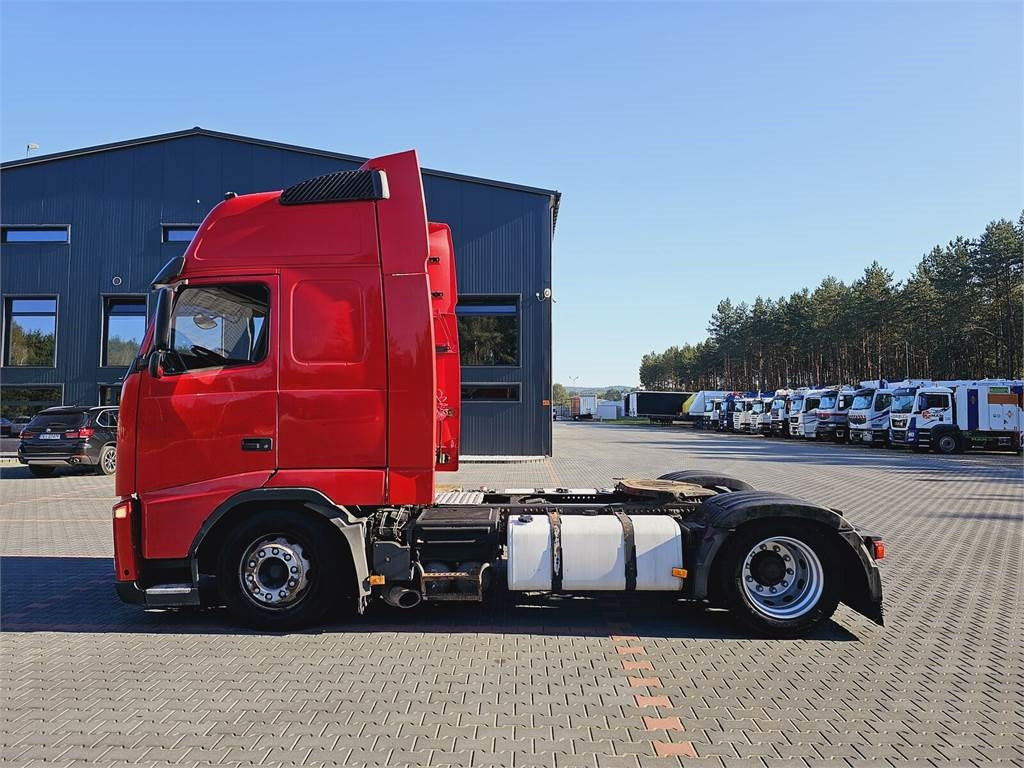 Volvo FH13 XXL MANUAL 420 EURO 5 2011 r MEGA LOW DECK - Влекач: снимка 3 Volvo FH13 XXL MANUAL 420 EURO 5 2011 r MEGA LOW DECK - Влекач: снимка 3