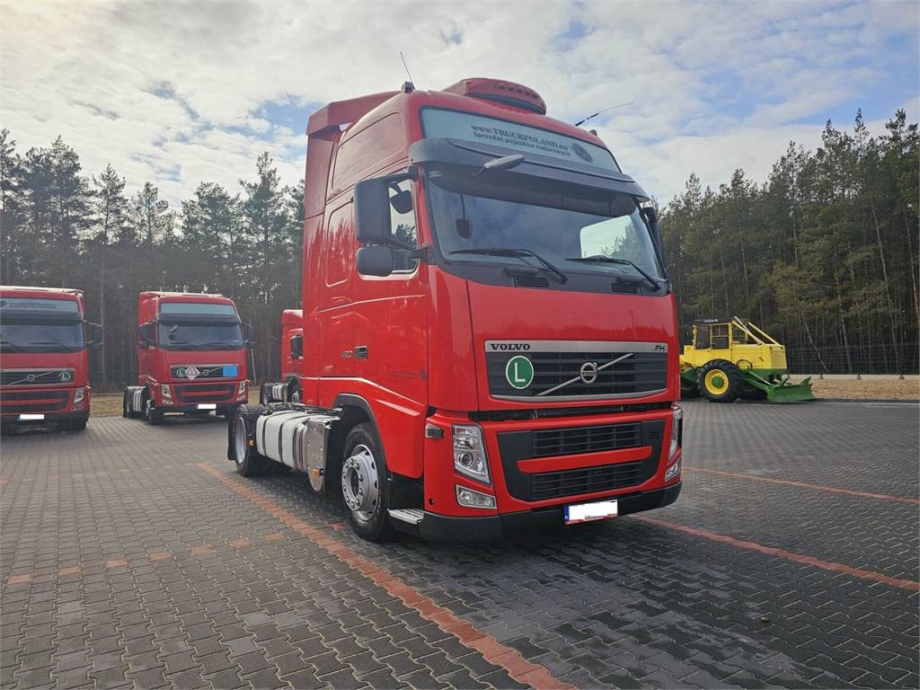 Volvo FH13 XXL NEW TIRES MANUAL 420 EURO 5 2011 - Влекач: снимка 1 Volvo FH13 XXL NEW TIRES MANUAL 420 EURO 5 2011 - Влекач: снимка 1