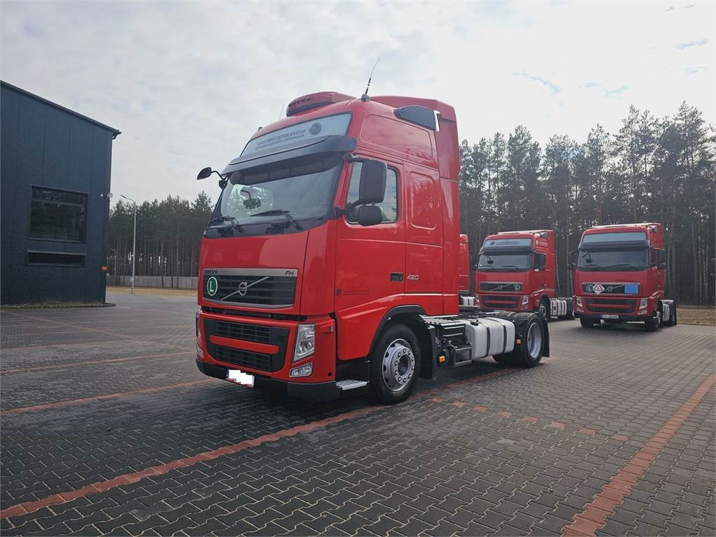 Volvo FH13 XXL NEW TIRES MANUAL 420 EURO 5 2011 - Влекач: снимка 2 Volvo FH13 XXL NEW TIRES MANUAL 420 EURO 5 2011 - Влекач: снимка 2