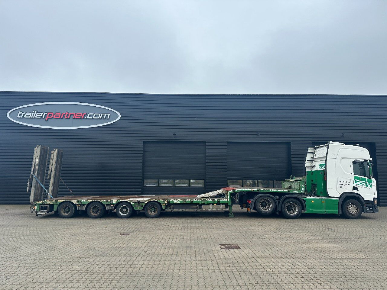 AMT 4 axle Lowloader / Ramps - Нискорамна площадка полуремарке: снимка 1 AMT 4 axle Lowloader / Ramps - Нискорамна площадка полуремарке: снимка 1
