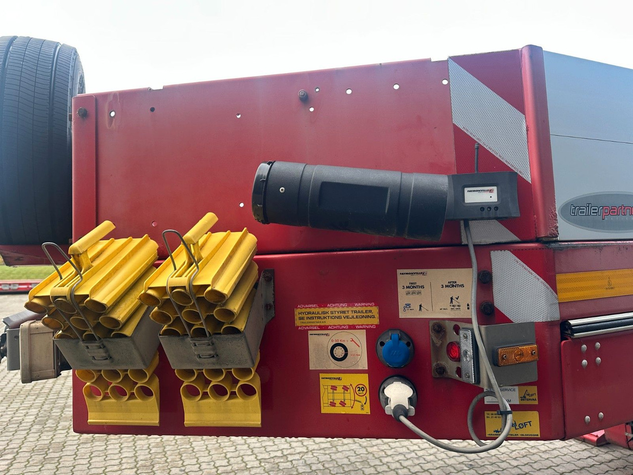 Нискорамна площадка полуремарке Faymonville 3 achs Tiefbett 300 mm Faymonville Megamax 3 achs Tiefbett 300 mm: снимка 10 Нискорамна площадка полуремарке Faymonville 3 achs Tiefbett 300 mm Faymonville Megamax 3 achs Tiefbett 300 mm: снимка 10