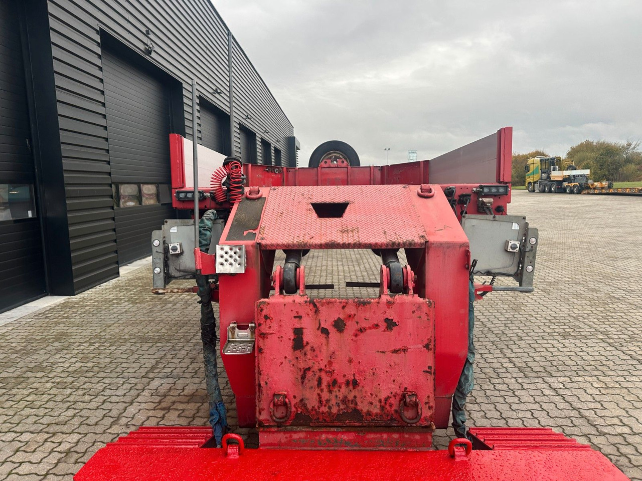 Нискорамна площадка полуремарке Faymonville 3 achs Tiefbett 300 mm Faymonville Megamax 3 achs Tiefbett 300 mm: снимка 7 Нискорамна площадка полуремарке Faymonville 3 achs Tiefbett 300 mm Faymonville Megamax 3 achs Tiefbett 300 mm: снимка 7