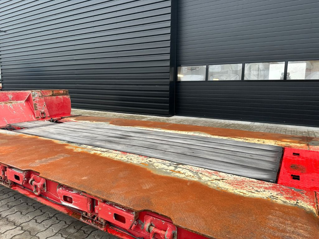 Нискорамна площадка полуремарке Faymonville Megamax 3 achs tiefbett Faymonville Megamax 3 achs tiefbett: снимка 8 Нискорамна площадка полуремарке Faymonville Megamax 3 achs tiefbett Faymonville Megamax 3 achs tiefbett: снимка 8