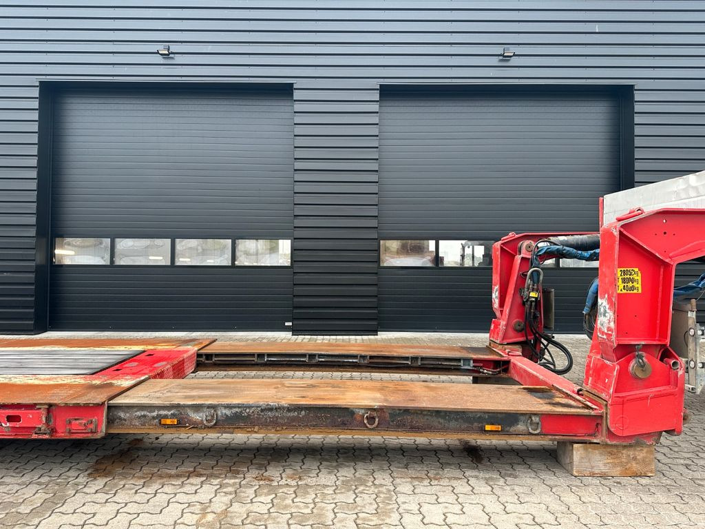 Нискорамна площадка полуремарке Faymonville Megamax 3 achs tiefbett Faymonville Megamax 3 achs tiefbett: снимка 13 Нискорамна площадка полуремарке Faymonville Megamax 3 achs tiefbett Faymonville Megamax 3 achs tiefbett: снимка 13