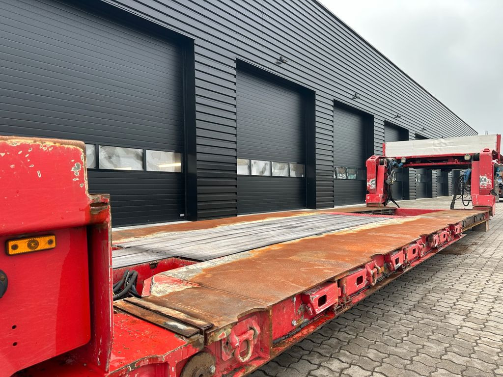 Нискорамна площадка полуремарке Faymonville Megamax 3 achs tiefbett Faymonville Megamax 3 achs tiefbett: снимка 11 Нискорамна площадка полуремарке Faymonville Megamax 3 achs tiefbett Faymonville Megamax 3 achs tiefbett: снимка 11