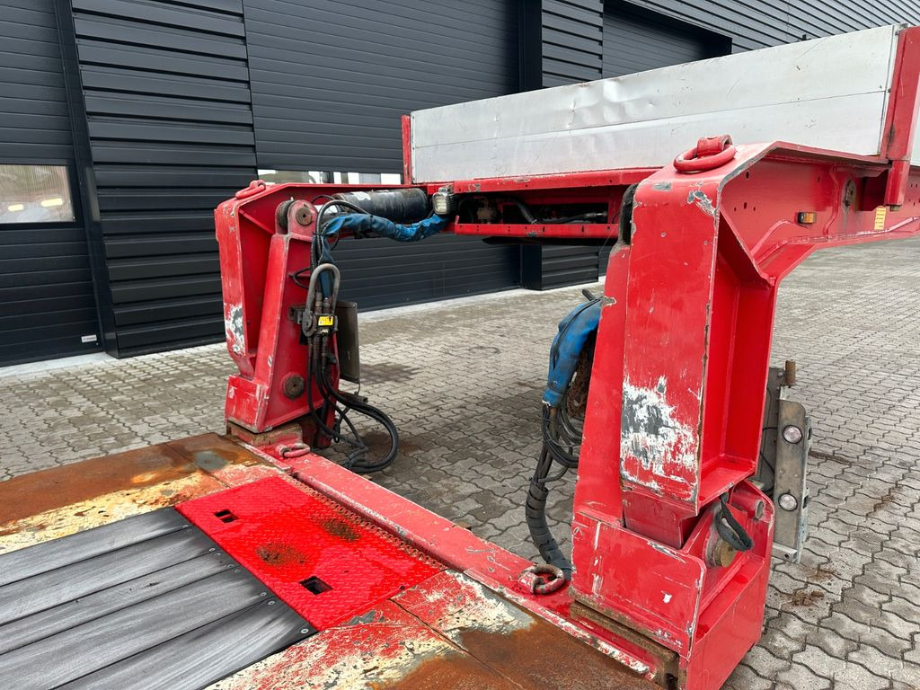 Нискорамна площадка полуремарке Faymonville Megamax 3 achs tiefbett Faymonville Megamax 3 achs tiefbett: снимка 6 Нискорамна площадка полуремарке Faymonville Megamax 3 achs tiefbett Faymonville Megamax 3 achs tiefbett: снимка 6